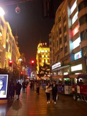 南京路步行街攻略：上海繁华都市的购物天堂