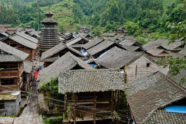 云南弥勒旅游攻略：探寻千年古寨的魅力与传说