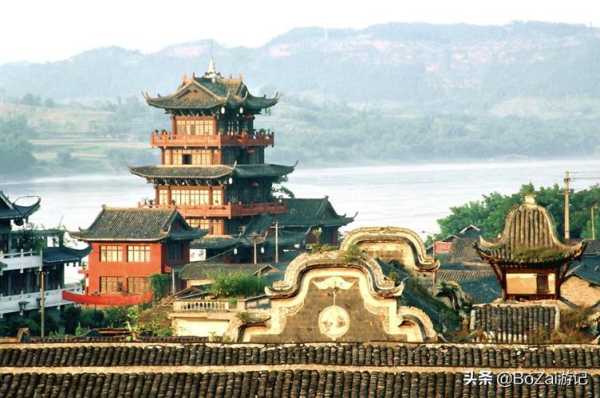 您好,宜宾是一个非常美丽的城市,有很多值得一游的景点。以下是一些关于宜宾旅游攻略的信息: