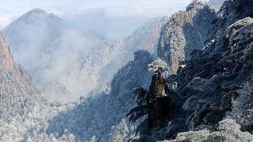 黄山冬季旅游攻略：让你在冰雪世界中感受大自然的鬼斧神工