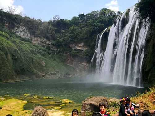 贵州黄果树旅游攻略：探秘中国最大的瀑布群，领略大自然的鬼斧神工
